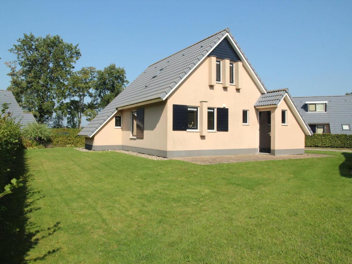 Serene Holiday Home In Gaasterl N Sleat Sondel Exterior photo